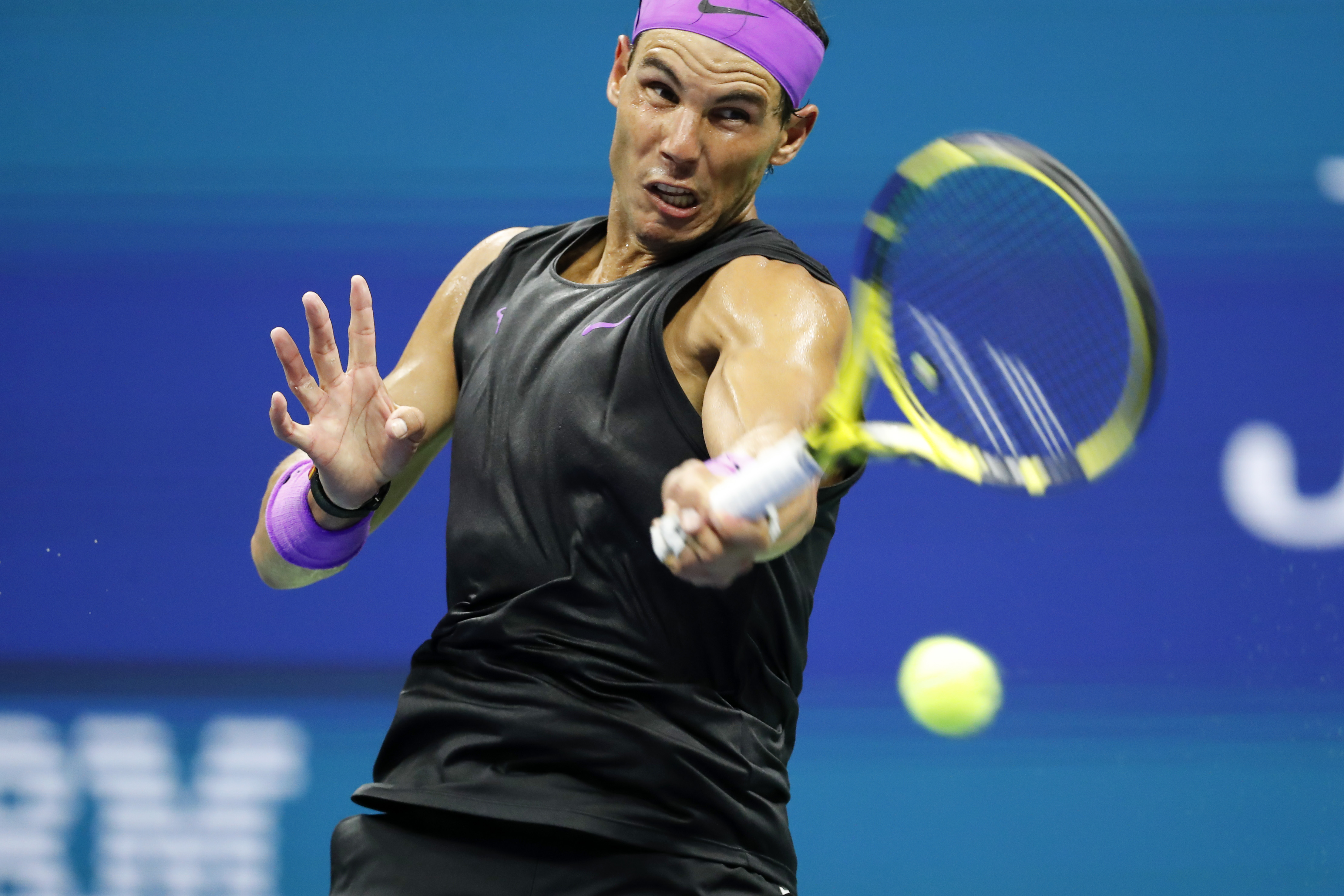 纳达尔在皇家马德里比赛中晋级下一阶段,大比分获胜引发热议!热度持续攀升的简单介绍 纳达尔在皇家马德里比赛中晋级下一阶段,大比分获胜引发热议!热度持续攀升的简单介绍